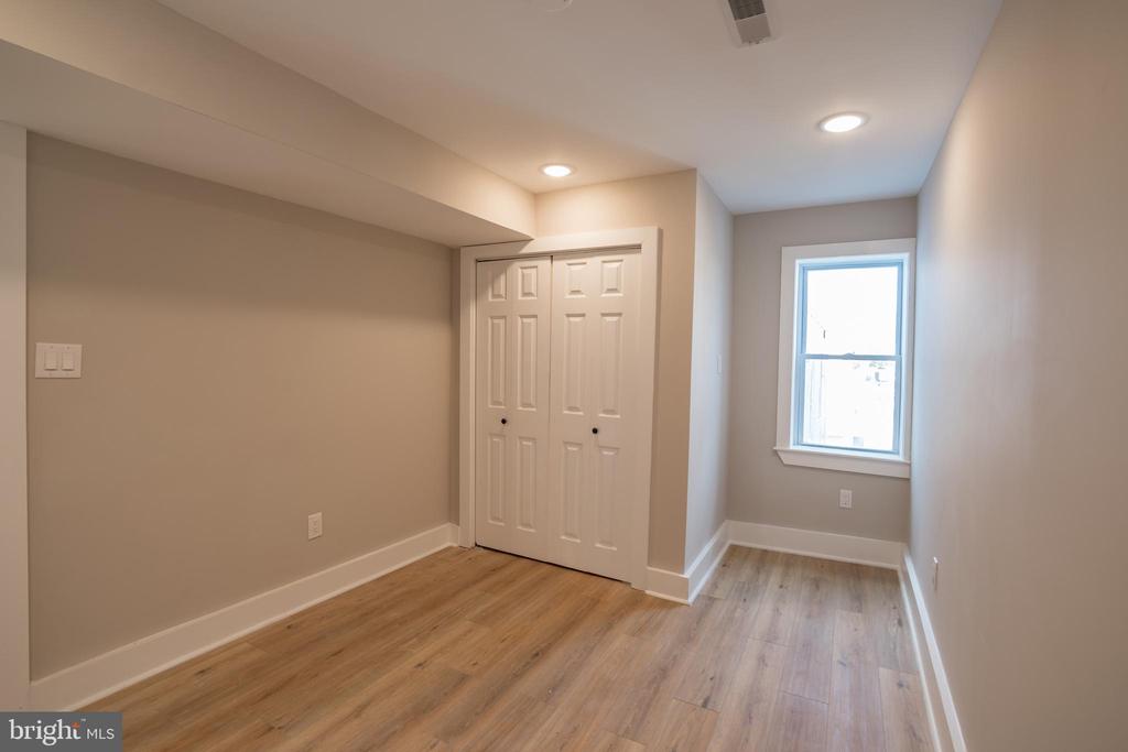 2825 W GIRARD AVE #UNIT 301