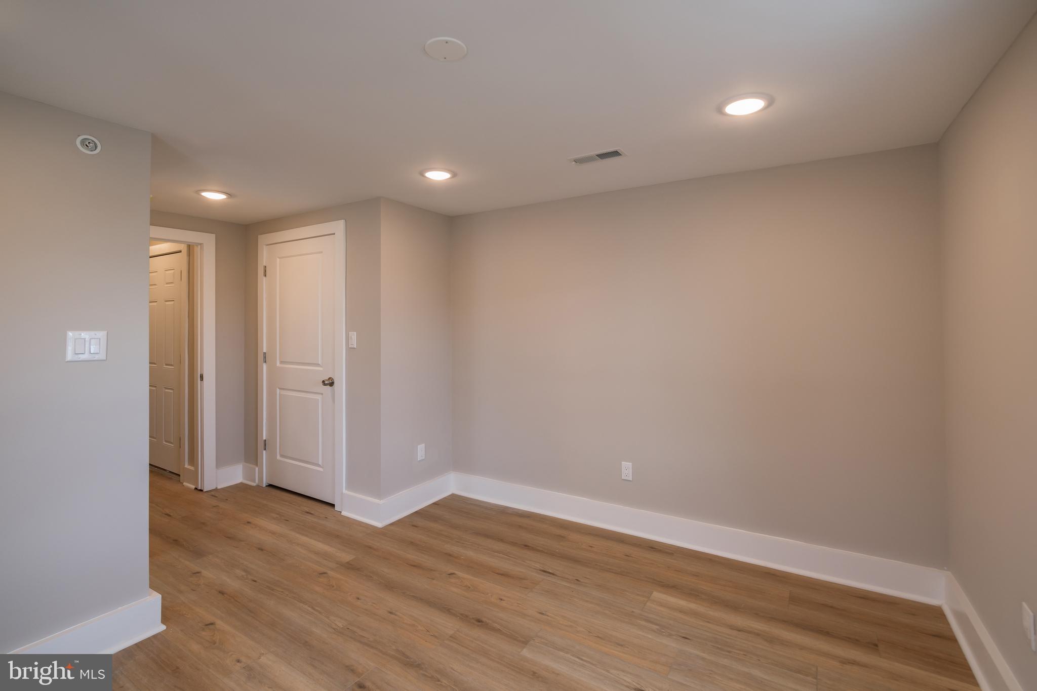 2825 W GIRARD AVE #UNIT 301