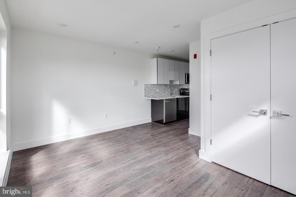 1155 S 15TH ST #UNIT 401