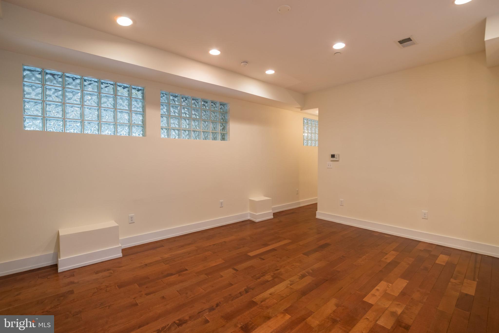 1500 N PALETHORP ST #UNIT 11