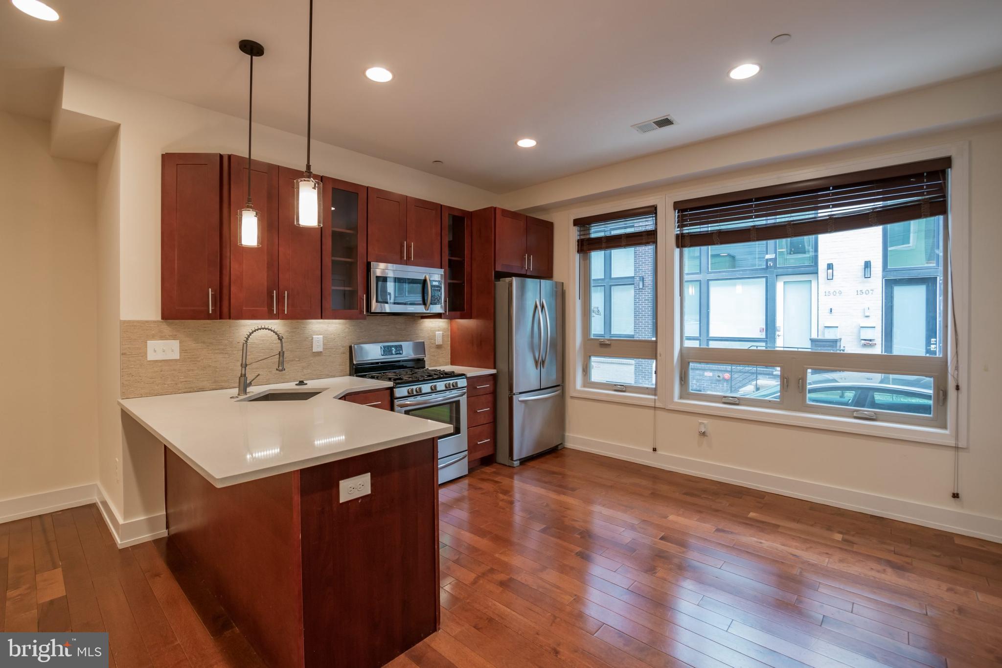 1500 N PALETHORP ST #UNIT 11