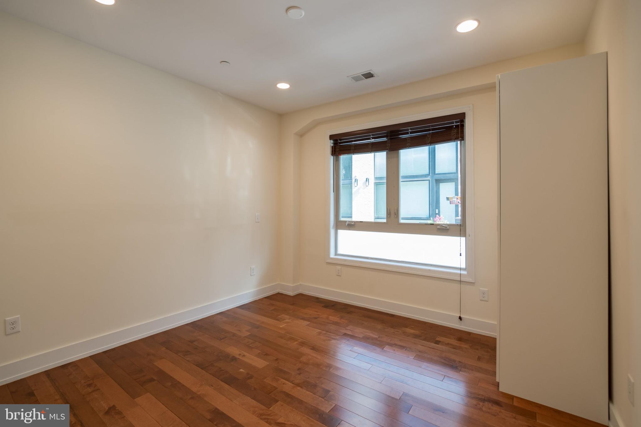 1500 N PALETHORP ST #UNIT 11