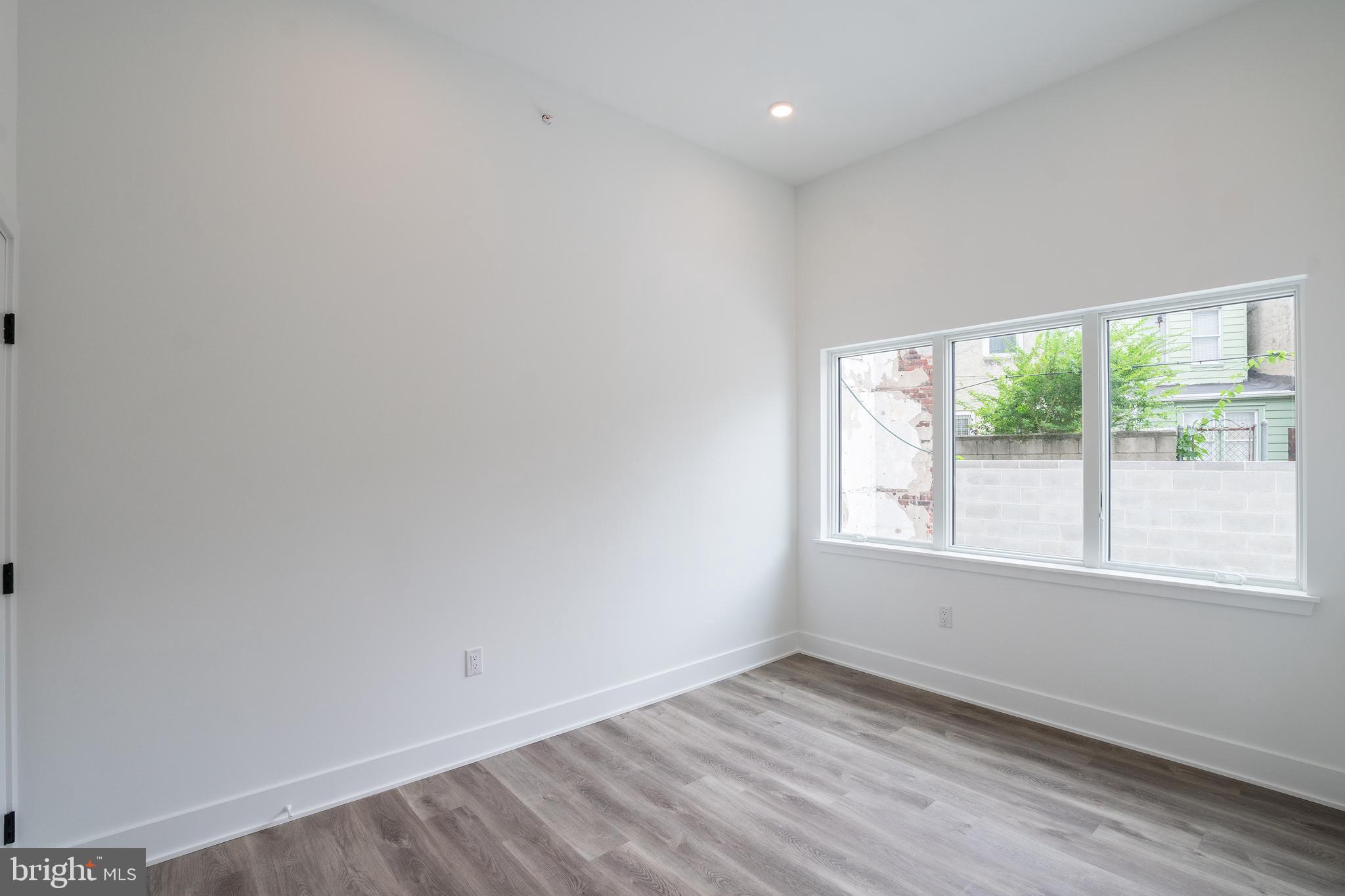 1420 POINT BREEZE AVE #UNIT 101