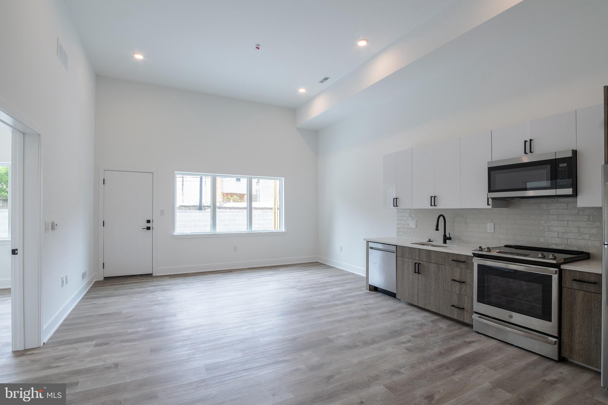 1420 POINT BREEZE AVE #UNIT 101