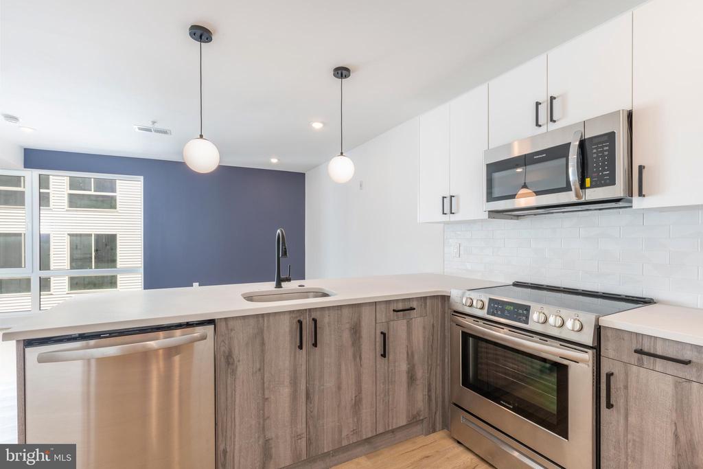 629 W GIRARD AVE #UNIT 501