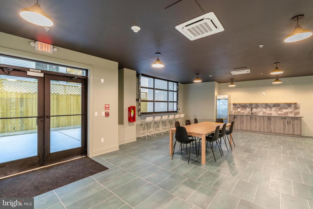 629 W GIRARD AVE #UNIT 501
