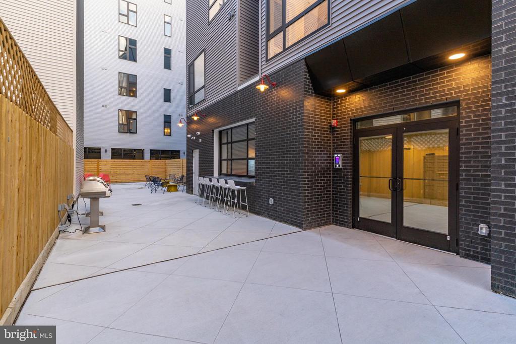 629 W GIRARD AVE #UNIT 501