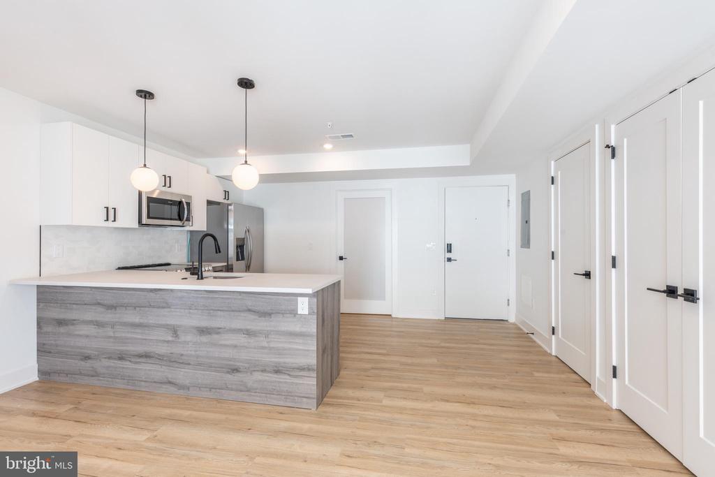 629 W GIRARD AVE #UNIT 501
