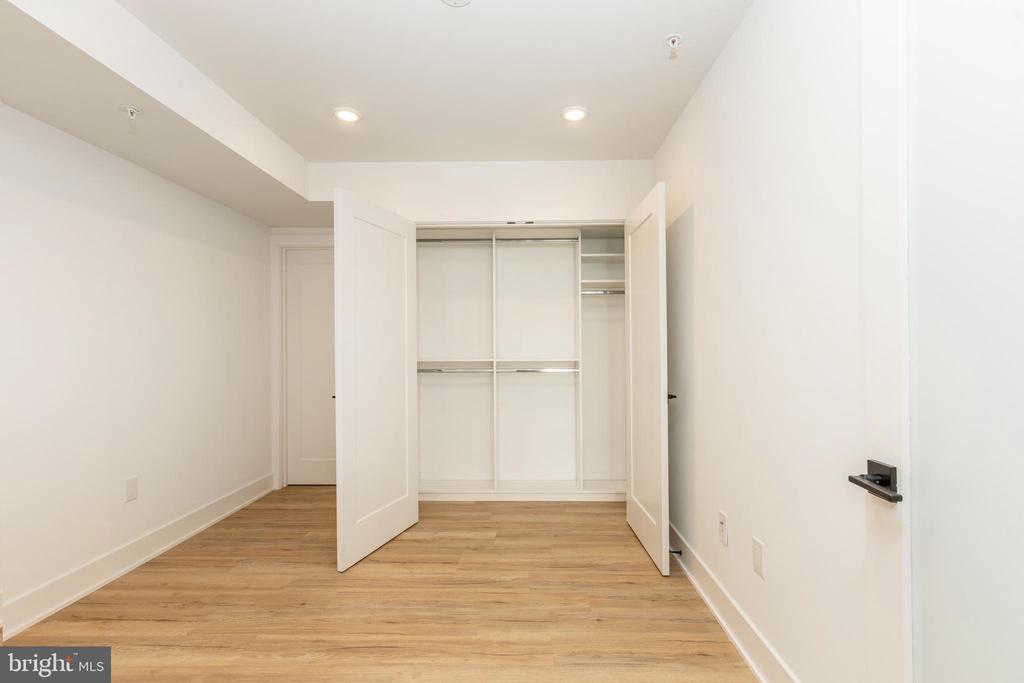 629 W GIRARD AVE #UNIT 501