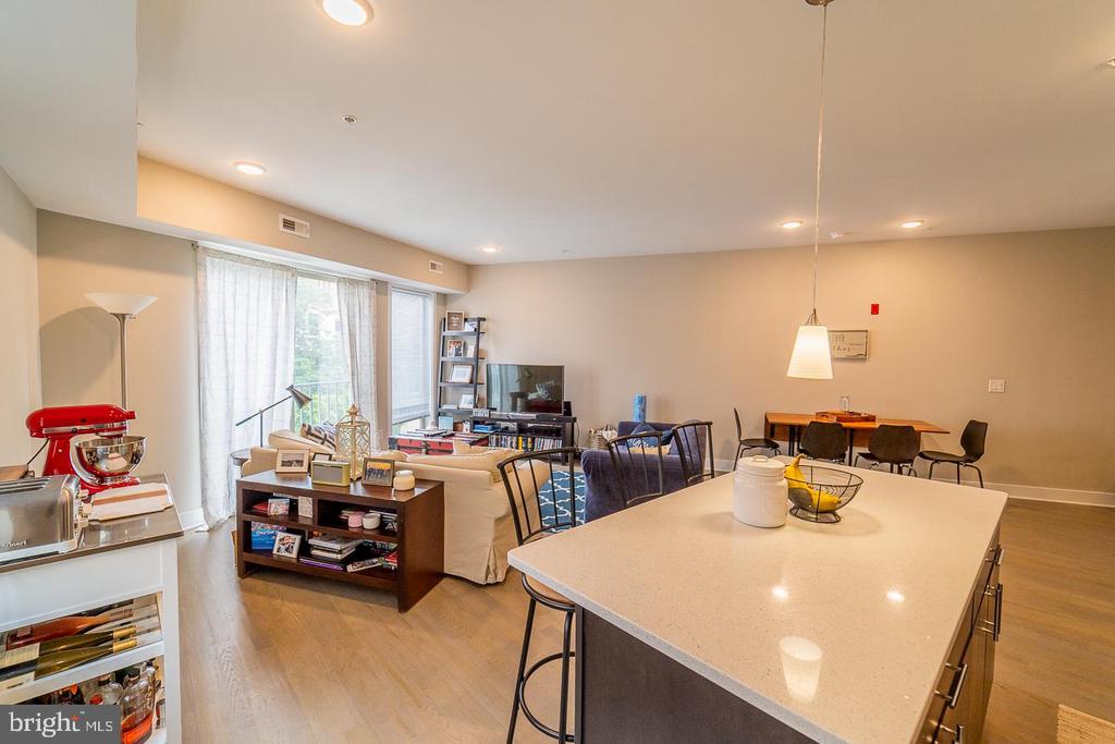 1607 CATHARINE ST #UNIT 2G