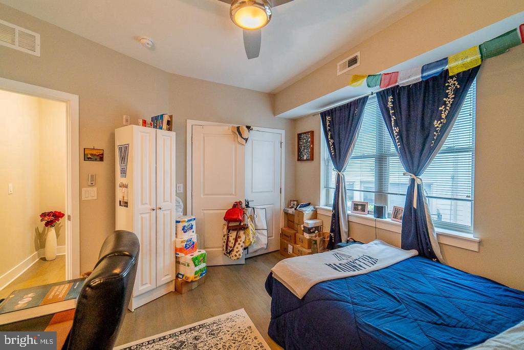 1607 CATHARINE ST #UNIT 2G