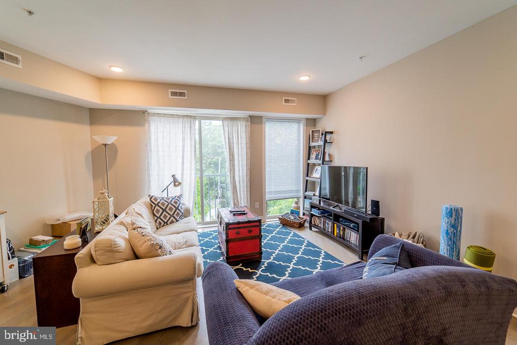 1607 CATHARINE ST #UNIT 2G