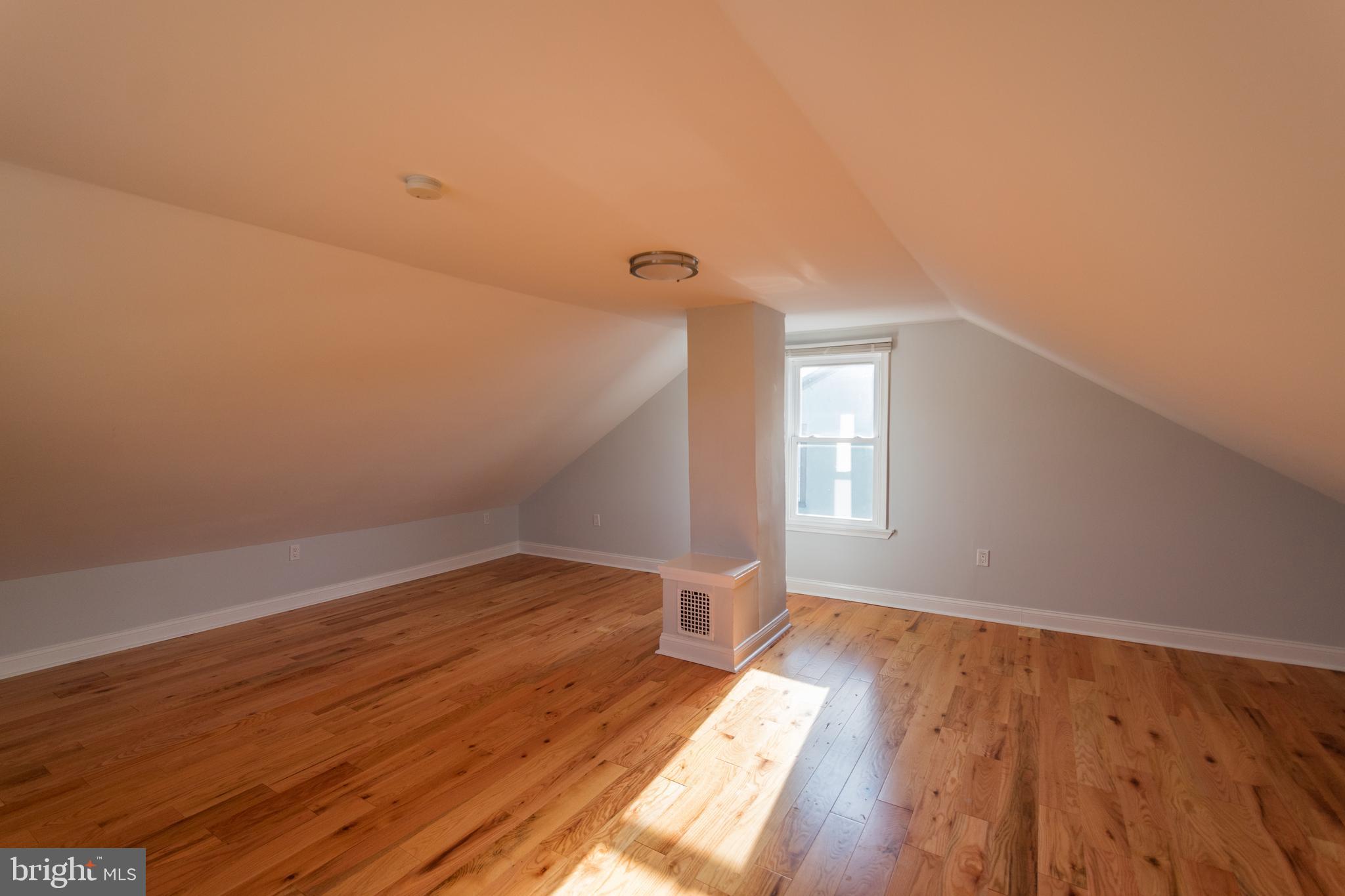 304 W MOUNT PLEASANT AVE