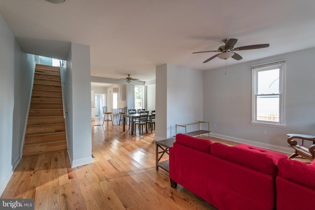 304 W MOUNT PLEASANT AVE