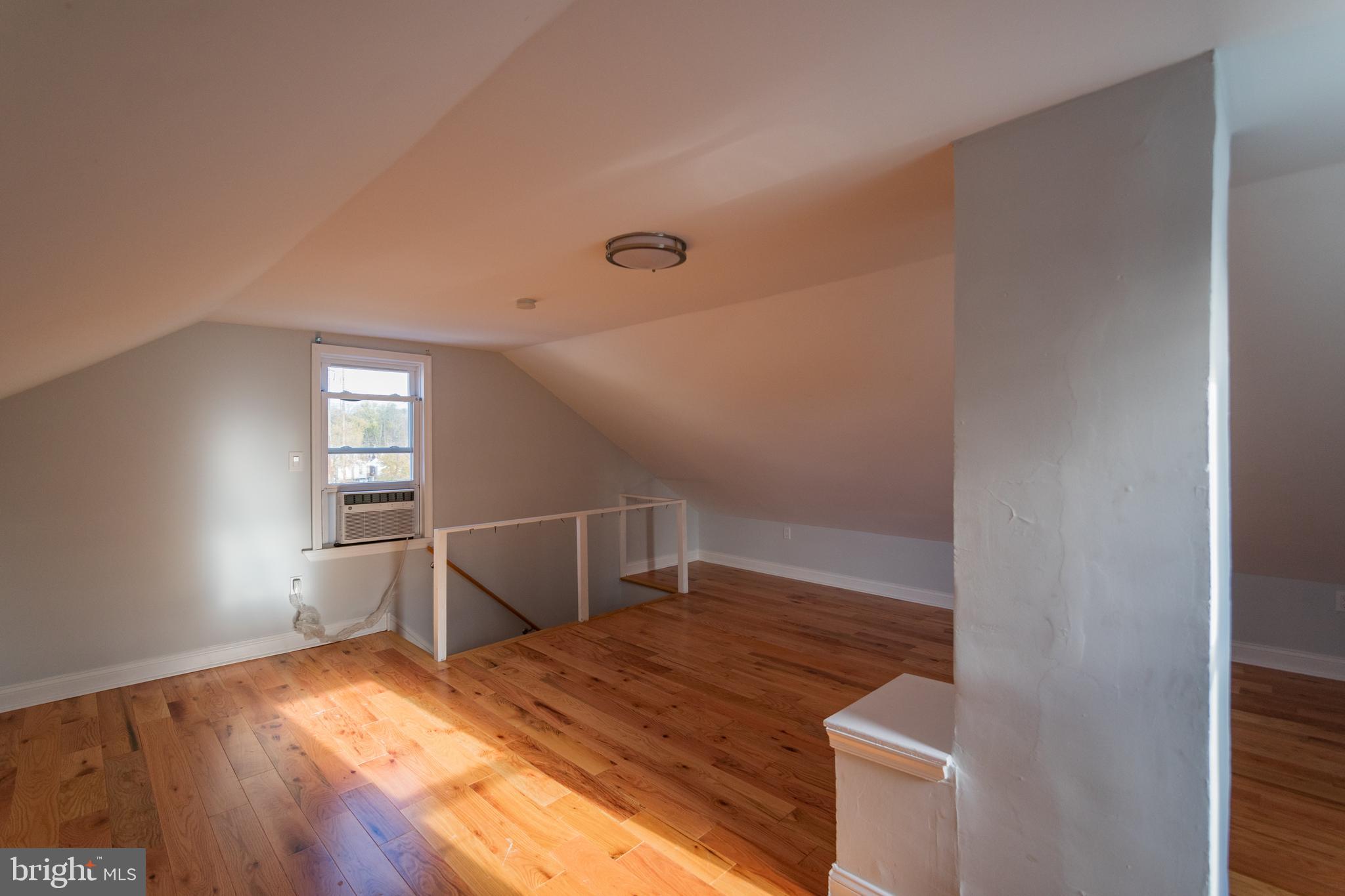 304 W MOUNT PLEASANT AVE