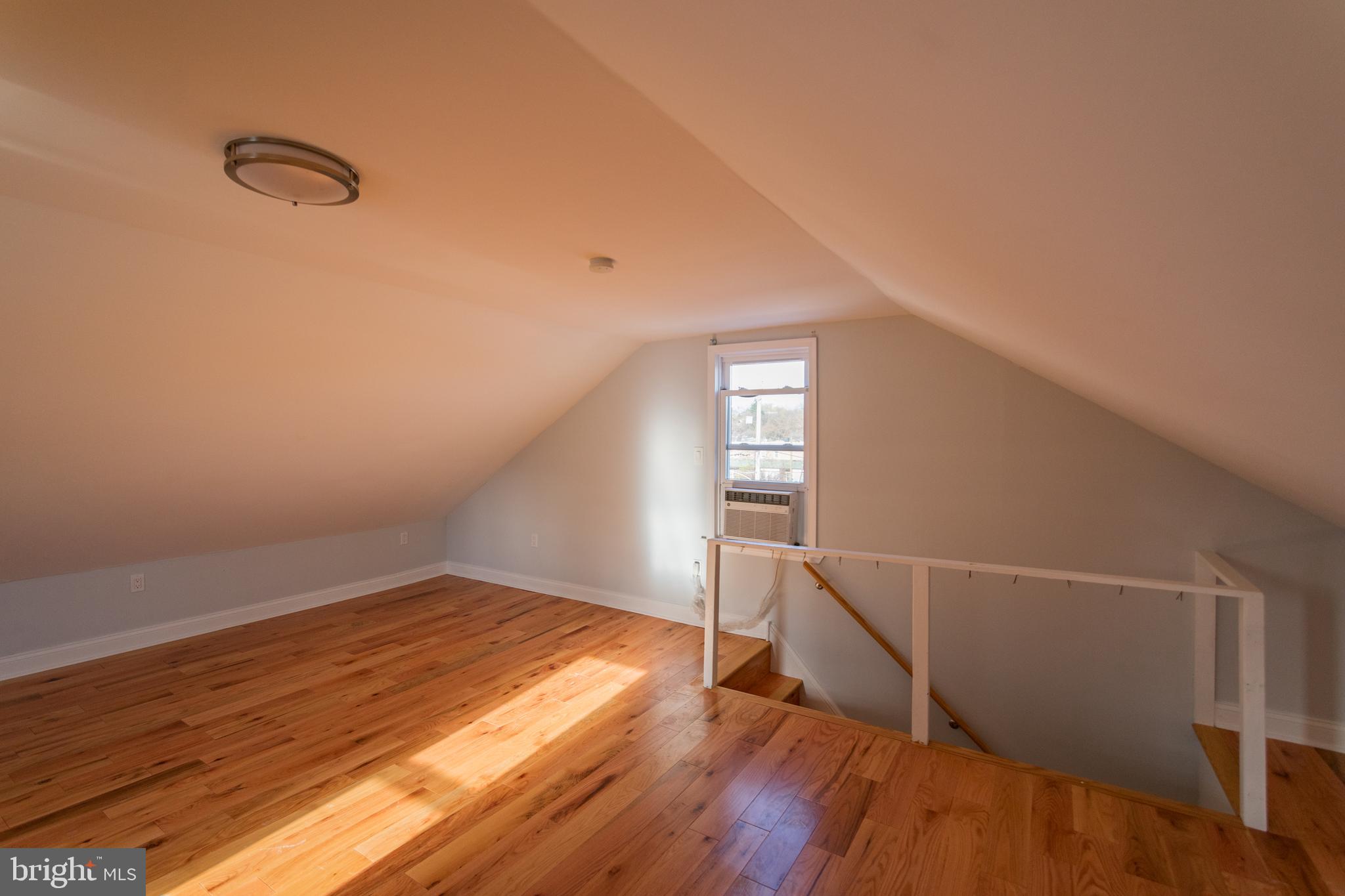 304 W MOUNT PLEASANT AVE