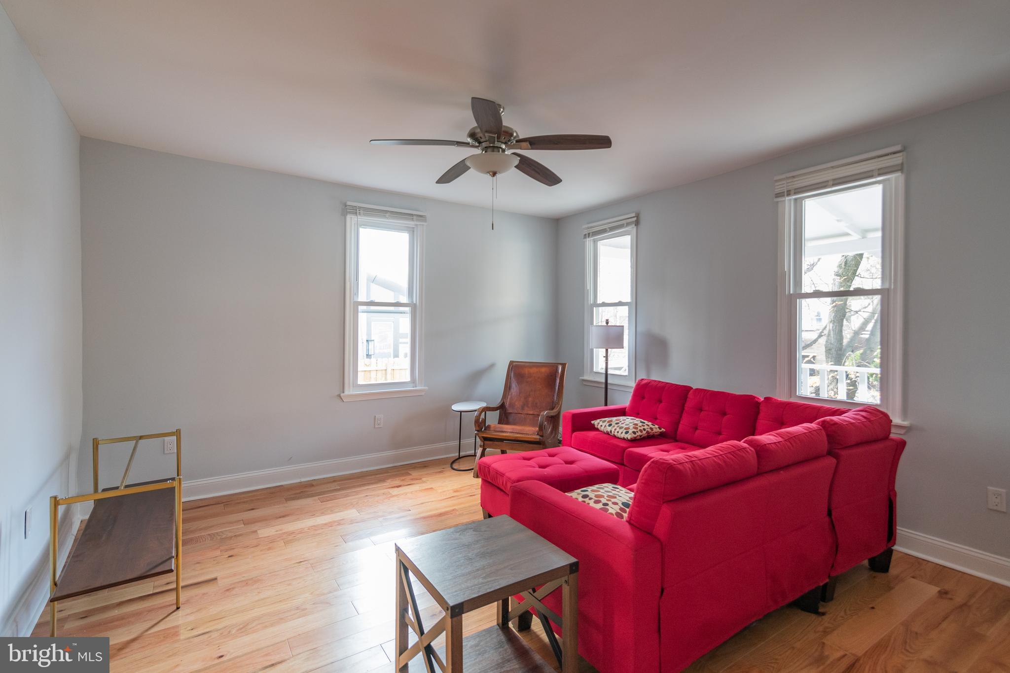 304 W MOUNT PLEASANT AVE