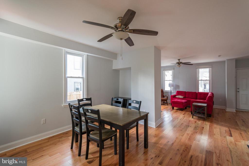 304 W MOUNT PLEASANT AVE