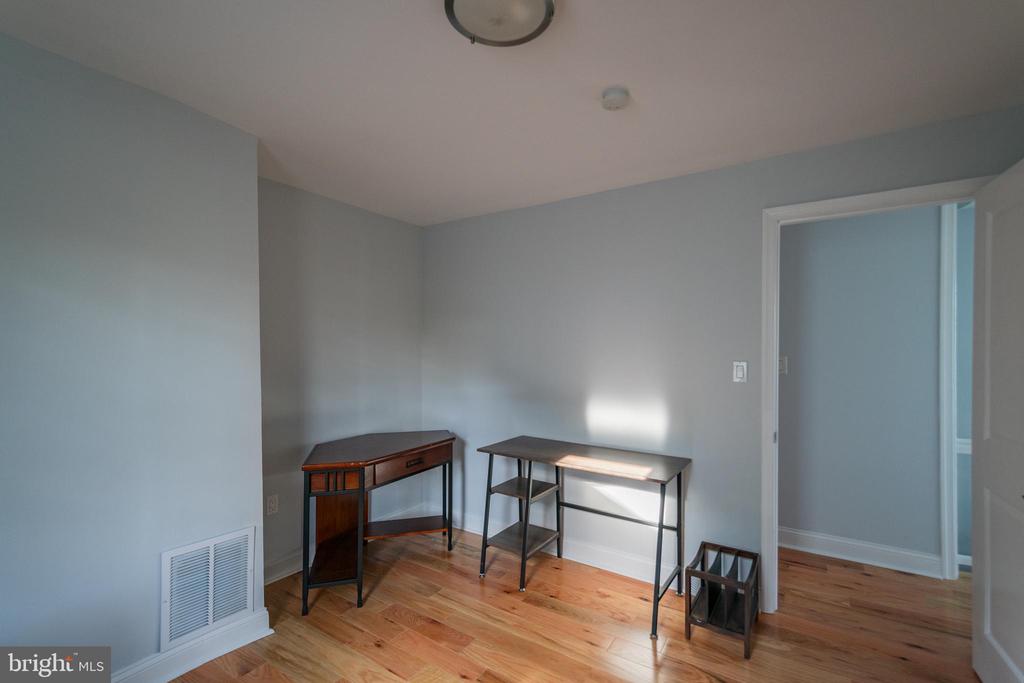 304 W MOUNT PLEASANT AVE