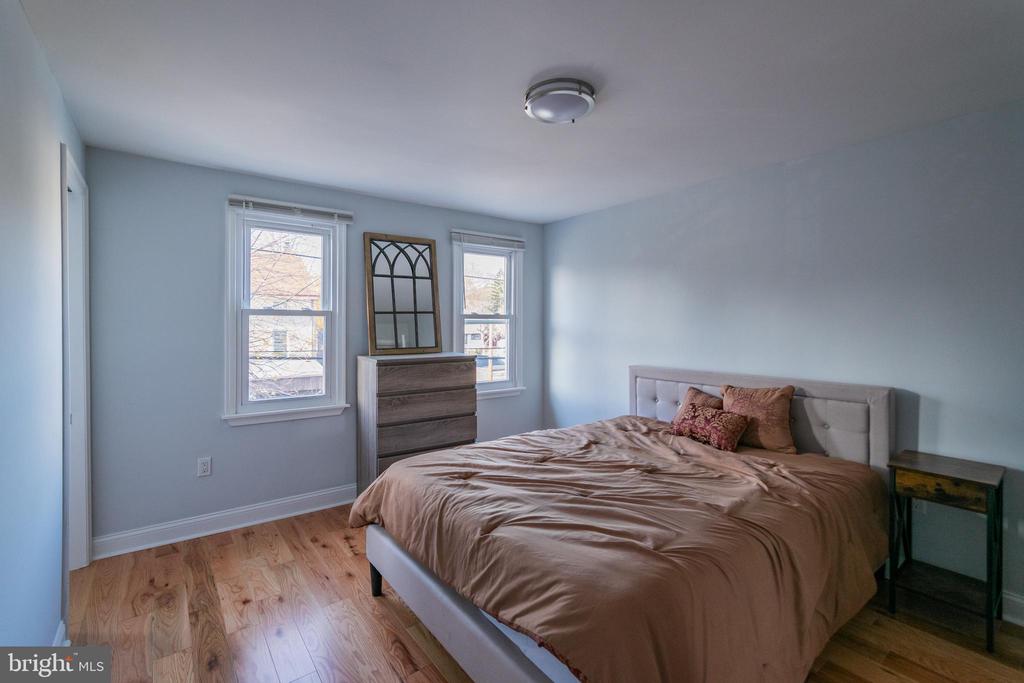 304 W MOUNT PLEASANT AVE