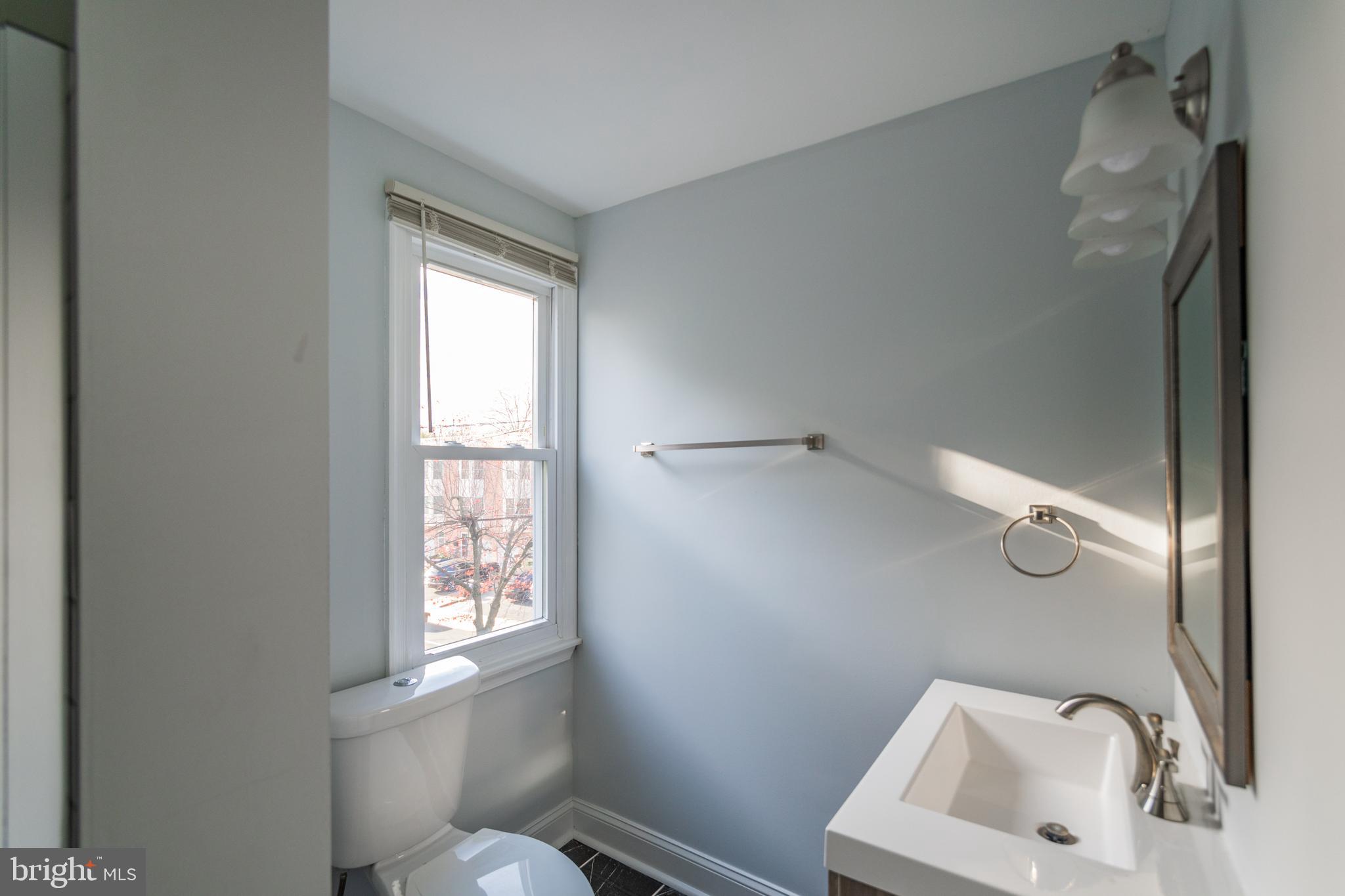 304 W MOUNT PLEASANT AVE