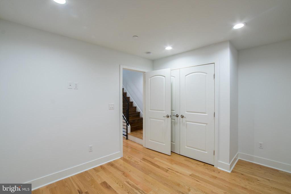 502 EMILY ST