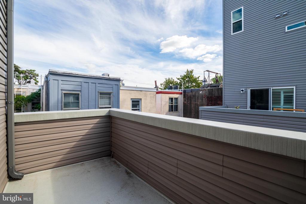 502 EMILY ST