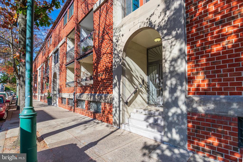 1107 SOUTH ST #UNIT B