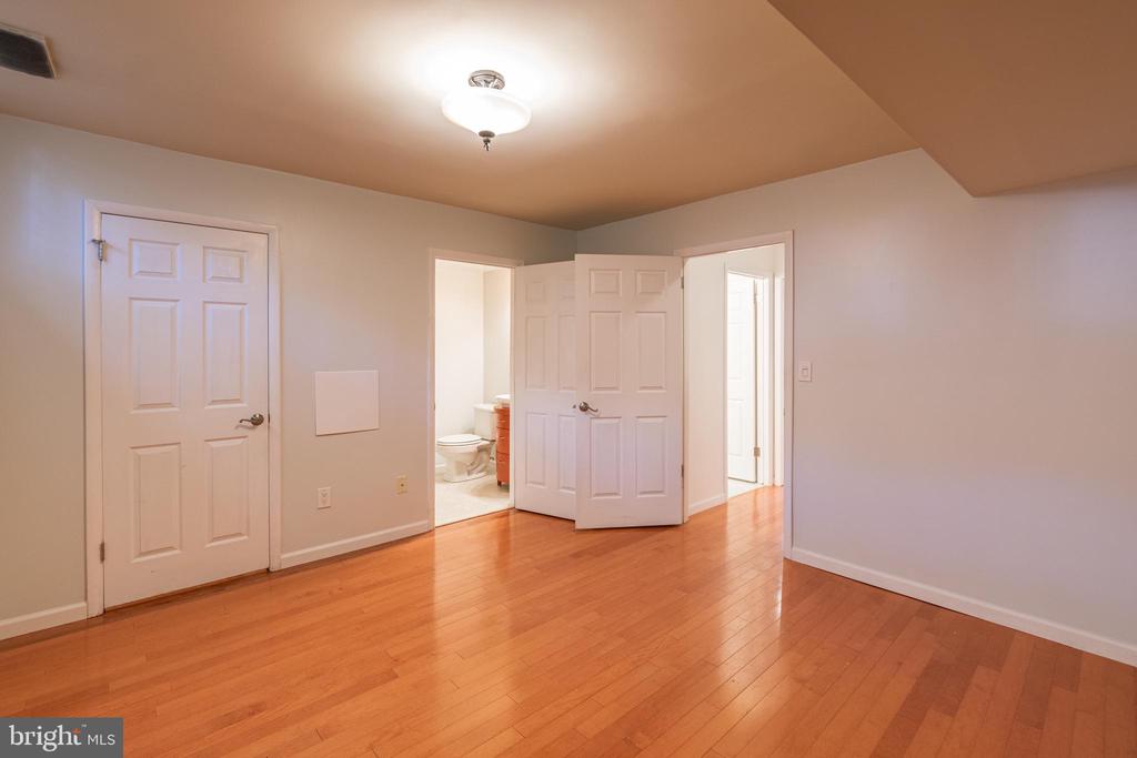 1107 SOUTH ST #UNIT B