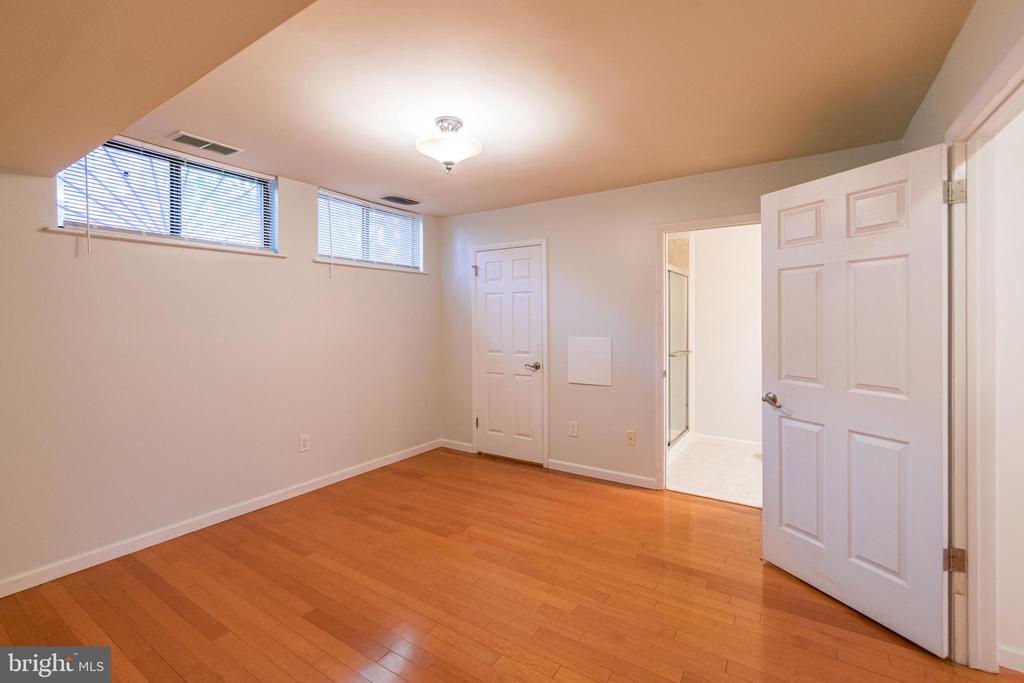 1107 SOUTH ST #UNIT B