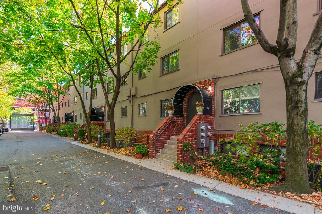 1107 SOUTH ST #UNIT B