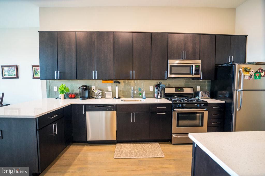 1607 CATHARINE ST #UNIT 3H