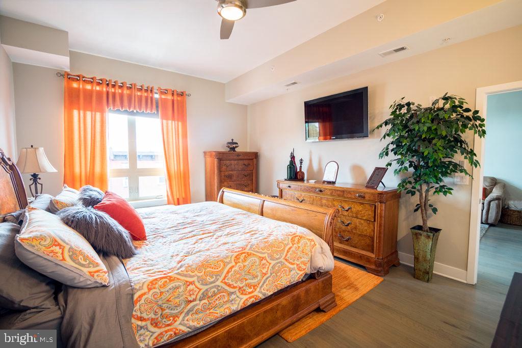 1607 CATHARINE ST #UNIT 3H