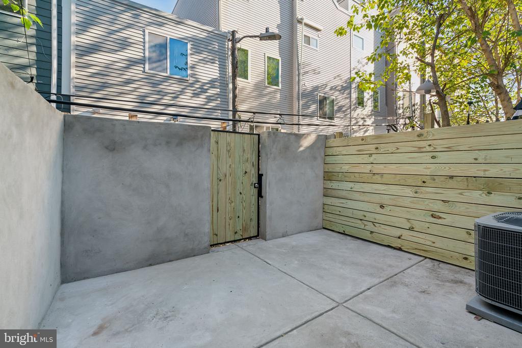 1519 S BOUVIER ST