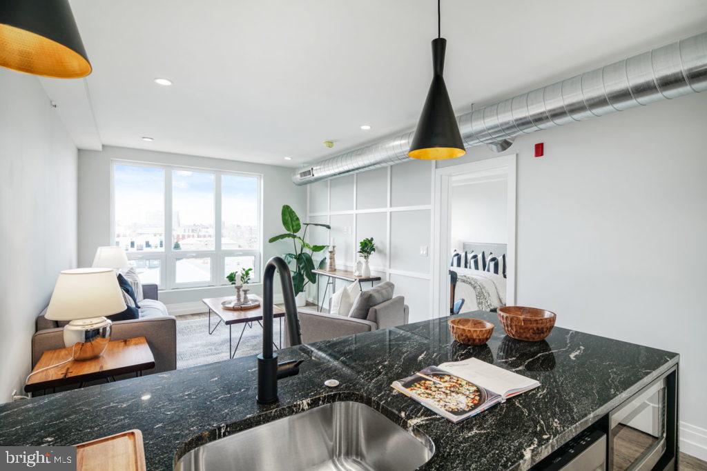 526 BROWN ST #UNIT 207