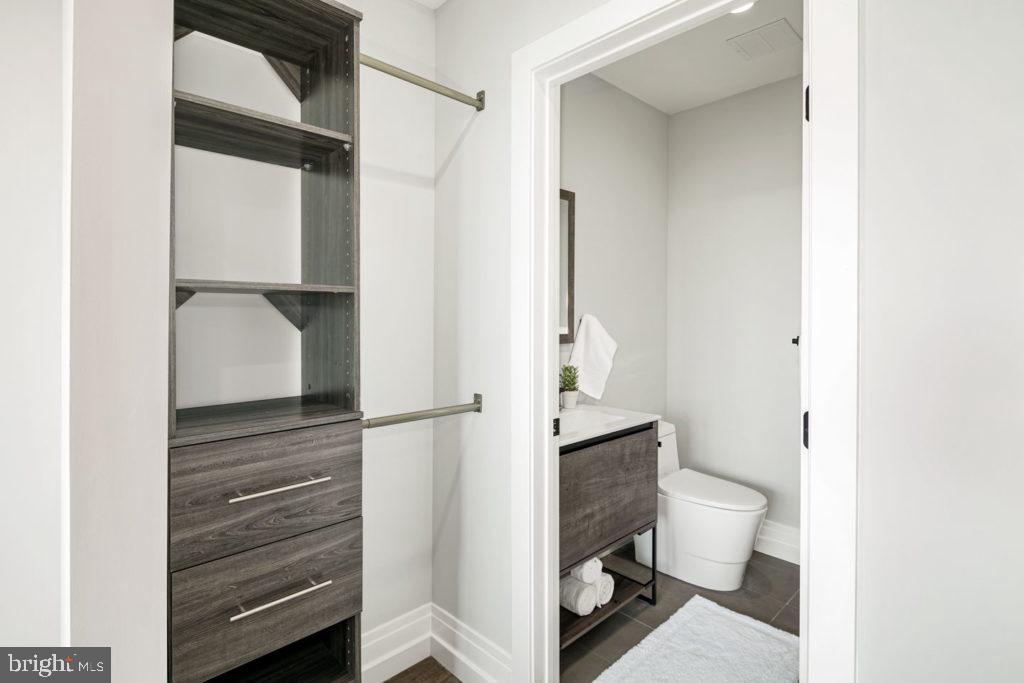 526 BROWN ST #UNIT 207