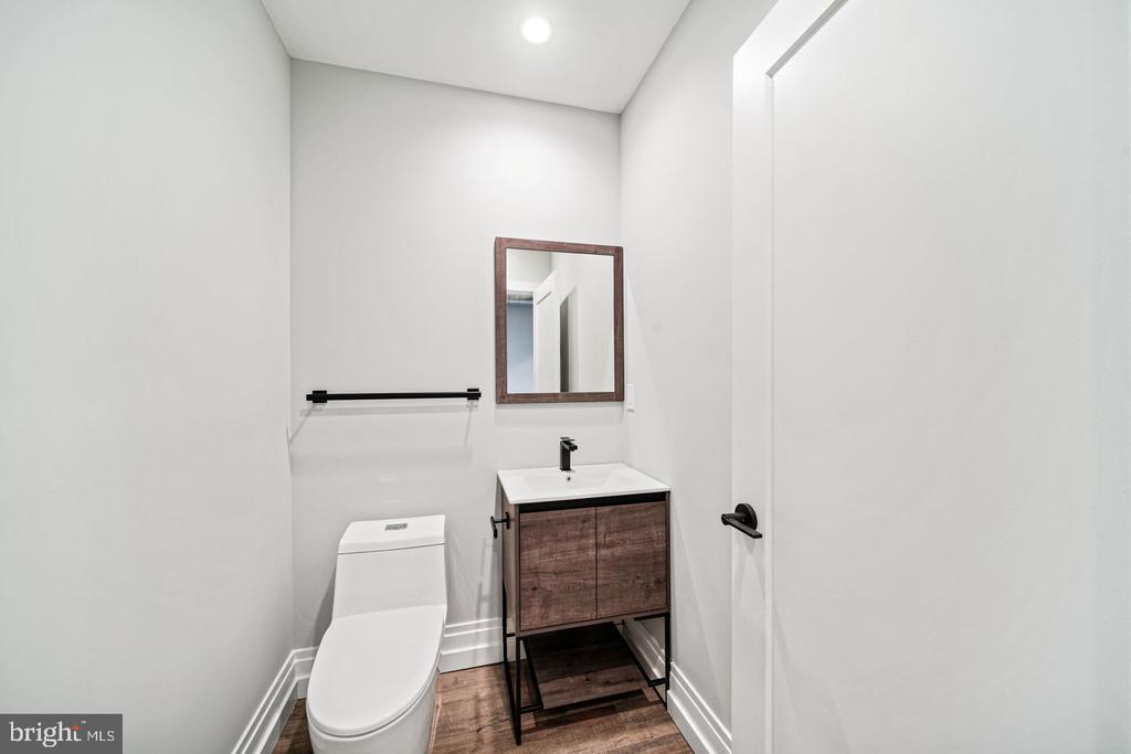526 BROWN ST #UNIT 207