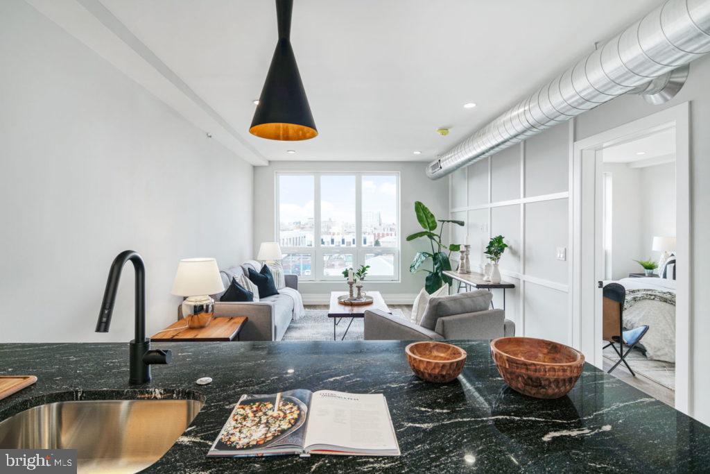 526 BROWN ST #UNIT 207