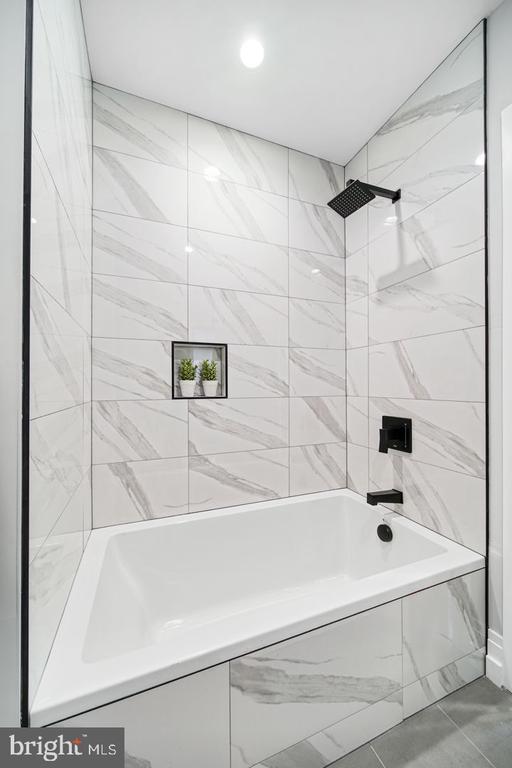 526 BROWN ST #UNIT 207
