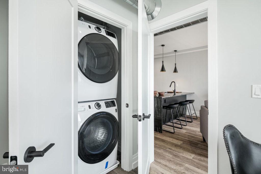 526 BROWN ST #UNIT 207