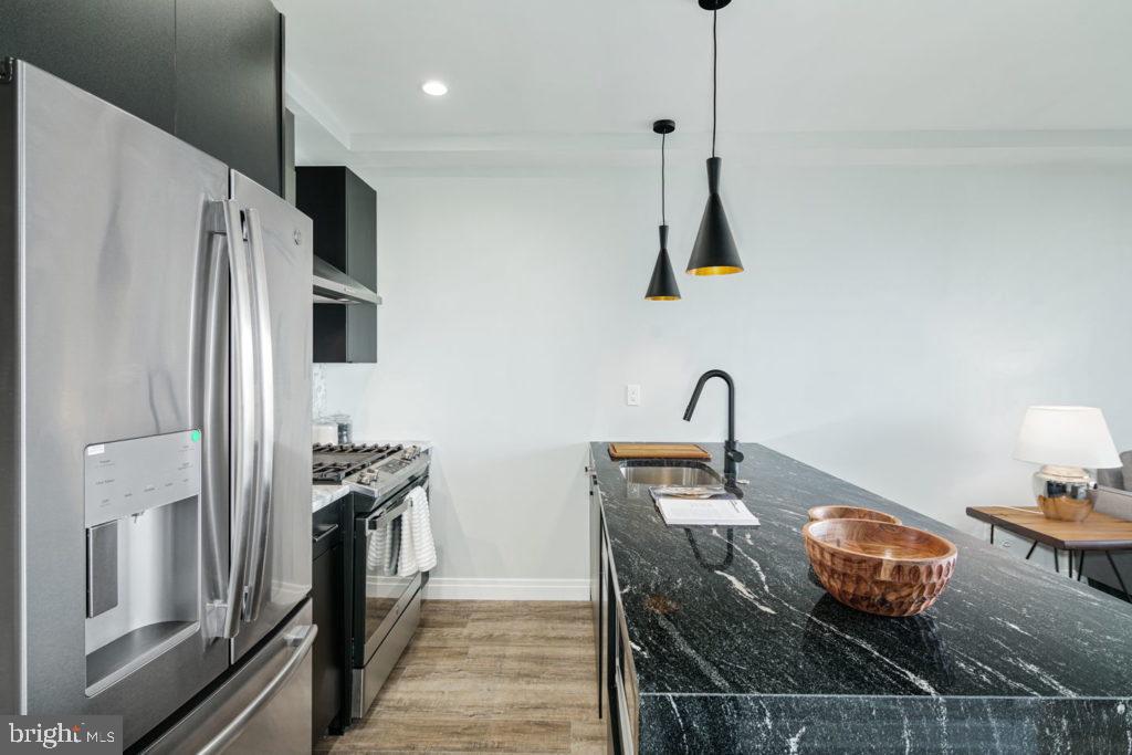 526 BROWN ST #UNIT 207