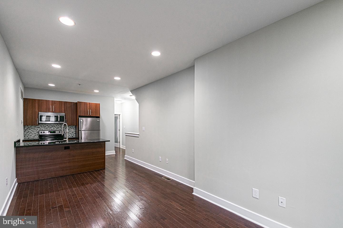 2012 W GIRARD AVE #UNIT 15A