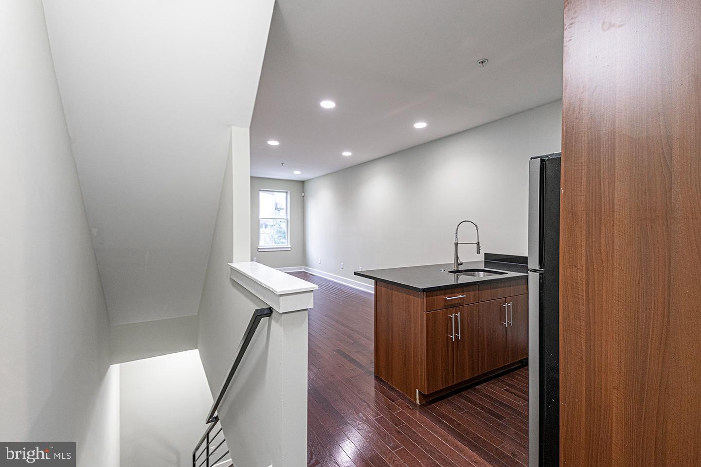 2012 W GIRARD AVE #UNIT 15A