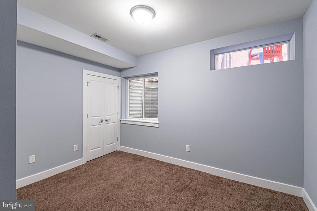 2012 W GIRARD AVE #UNIT 15A