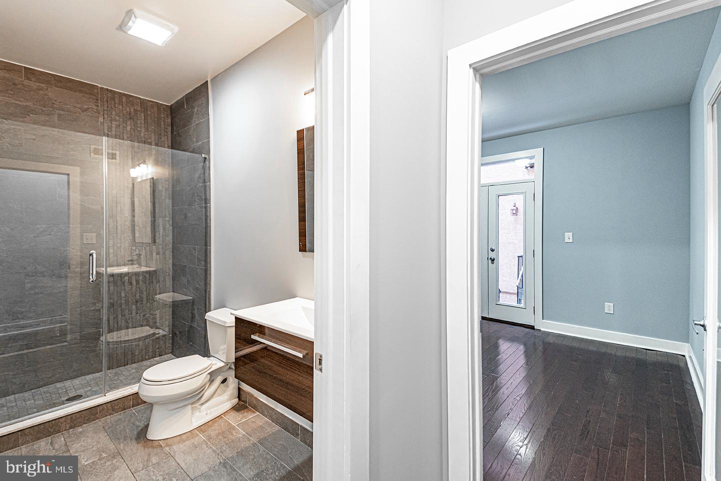 2012 W GIRARD AVE #UNIT 15A