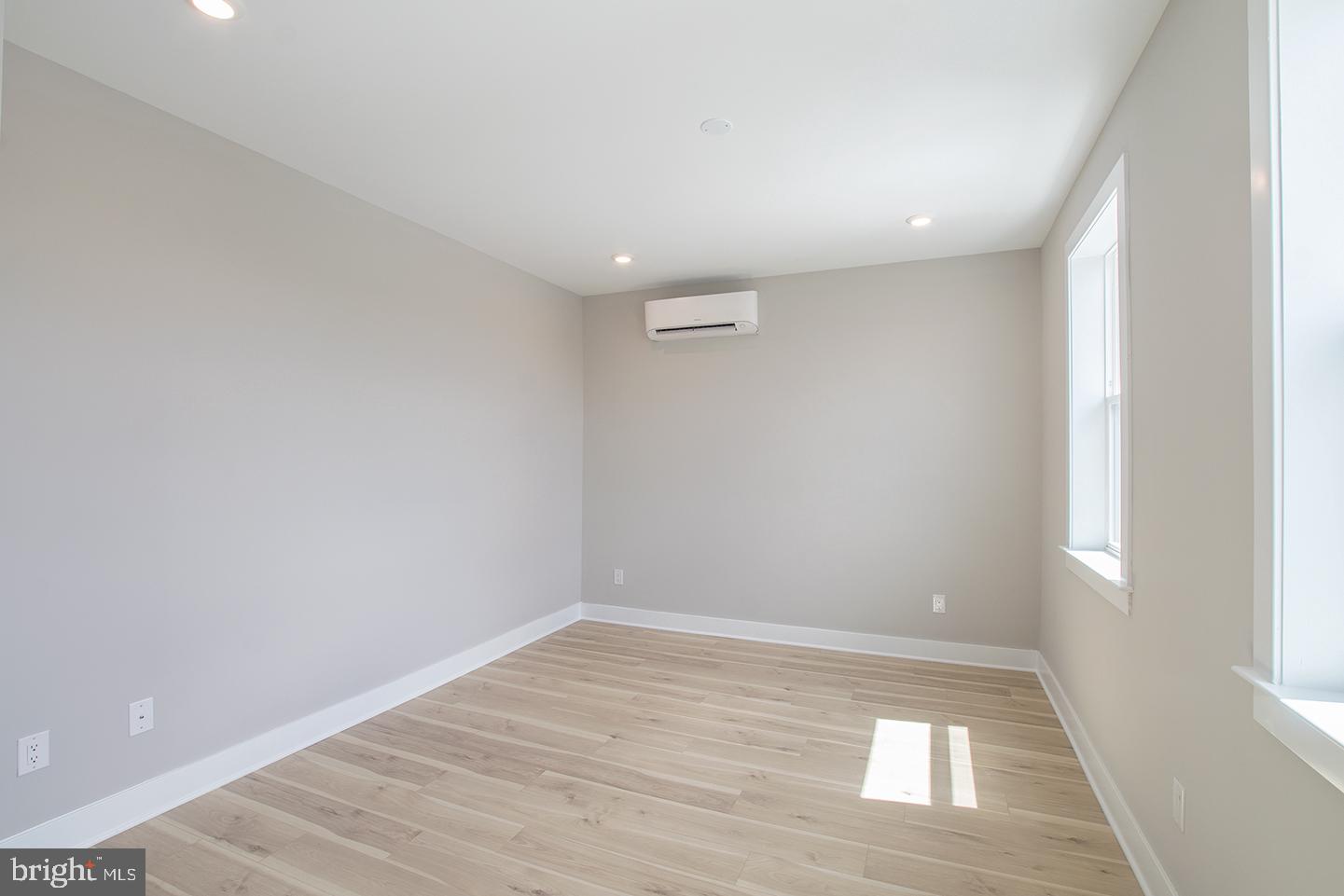 5230 WALNUT ST #UNIT 5R