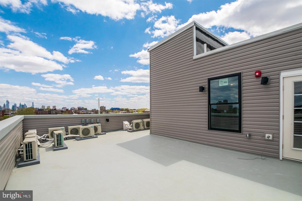 5230 WALNUT ST #UNIT 5R