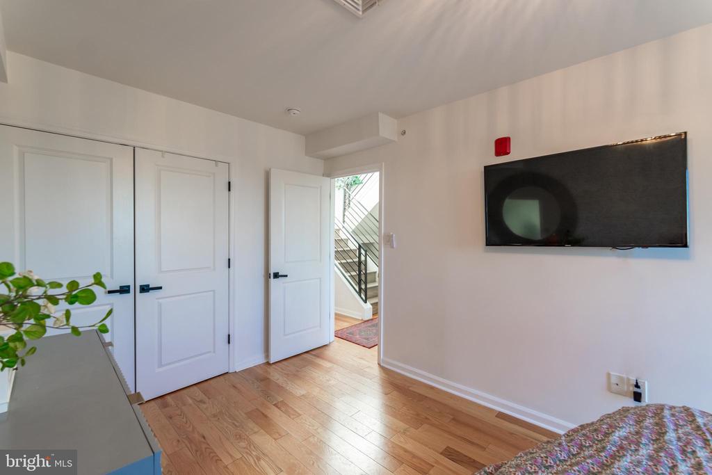 319 E ALLEN ST #UNIT 3