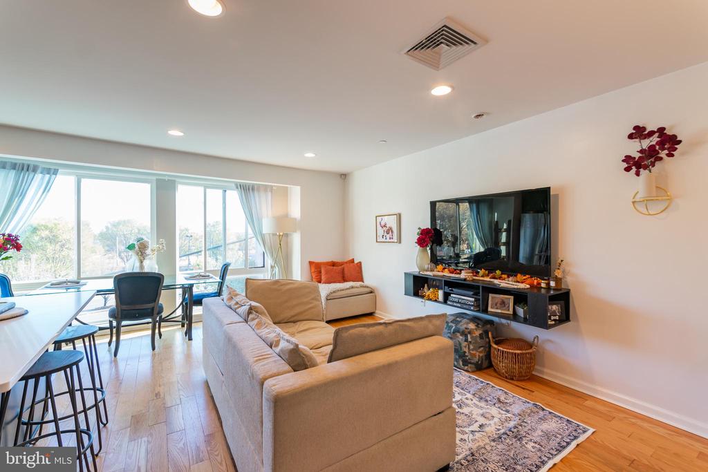 319 E ALLEN ST #UNIT 3