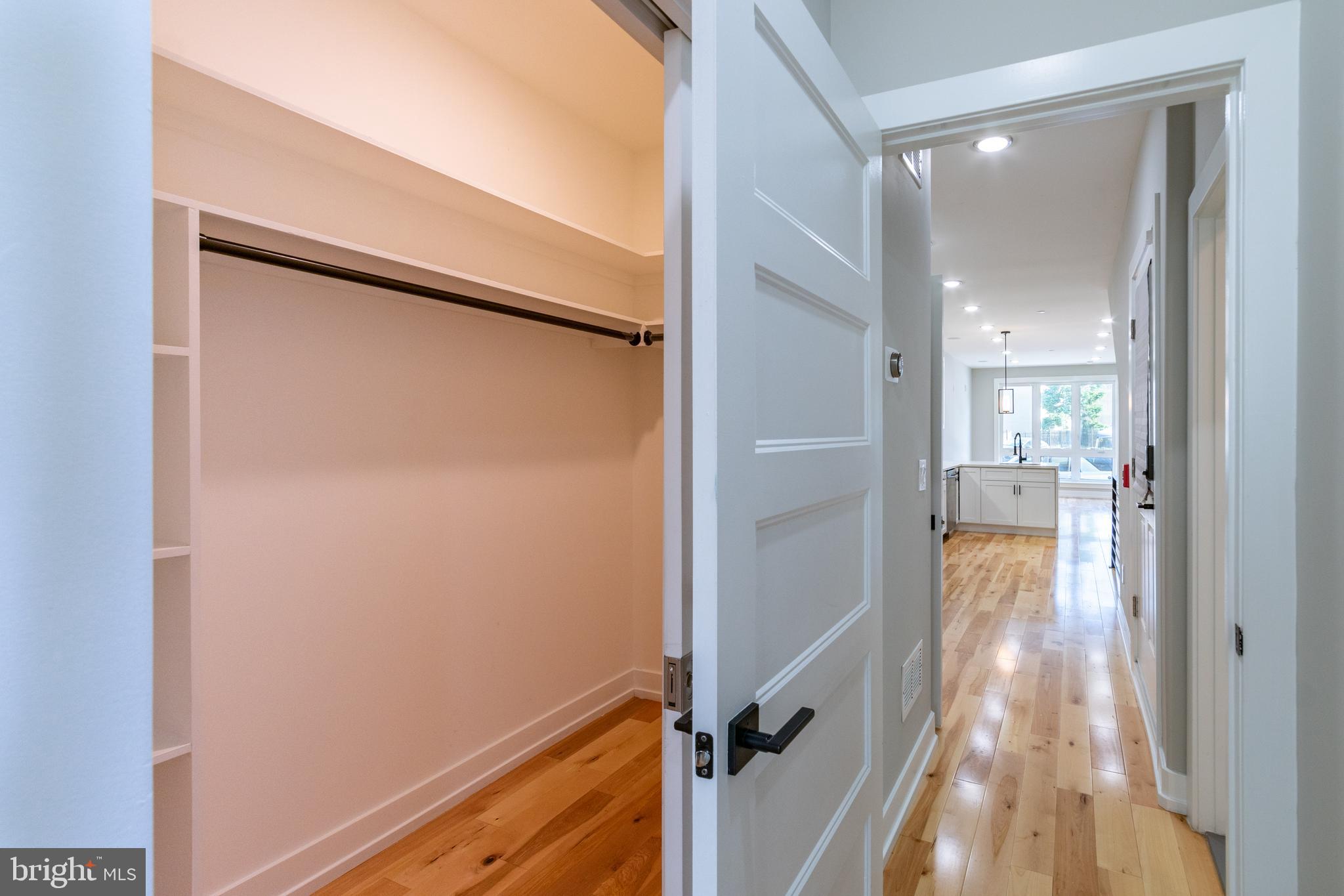 411 W HEWSON ST #UNIT 1